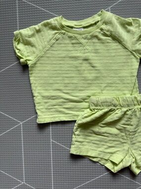 Okie Dokie|Baby girl/toddler Lime Green Ribbed Tee & Shorts matching set•••18M